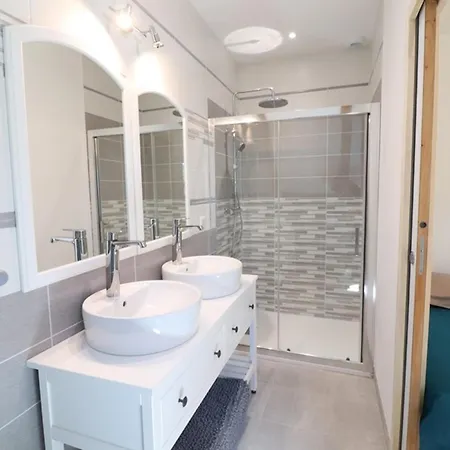 Maison De Caractere Renovee Avec Spa, Proche Volcans D'auvergne Et Station Super-lioran - Fr-1-742-432 بيت للعطل