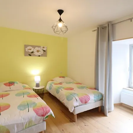 بيت للعطل Maison De Caractere Renovee Avec Spa, Proche Volcans D'auvergne Et Station Super-lioran - Fr-1-742-432