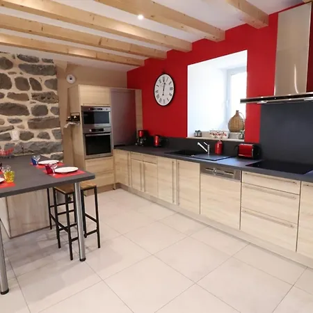 بيت للعطل Maison De Caractere Renovee Avec Spa, Proche Volcans D'auvergne Et Station Super-lioran - Fr-1-742-432 *